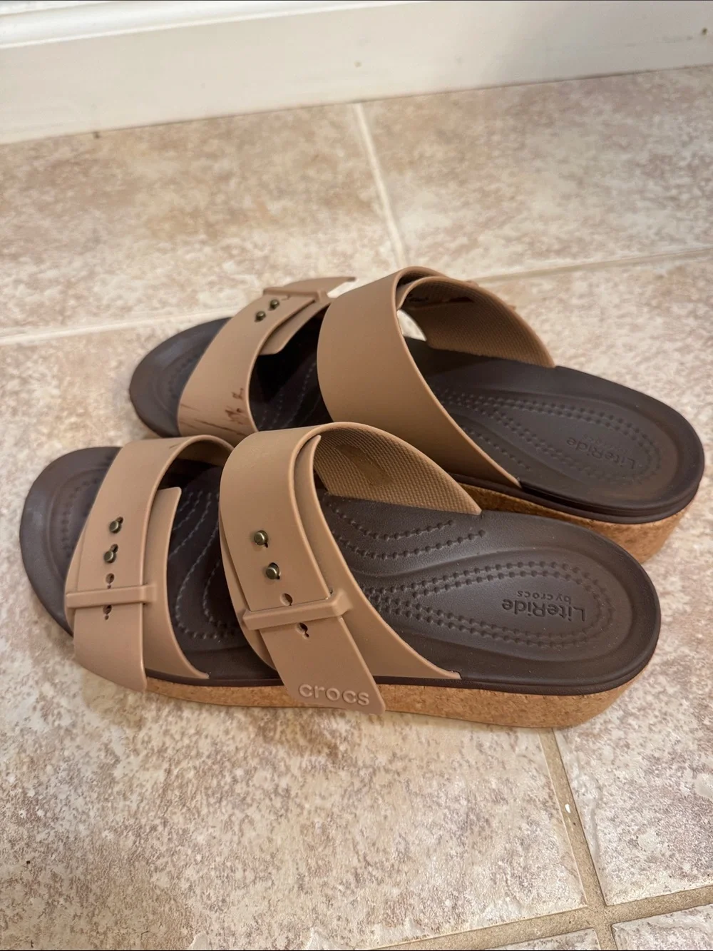 CROCS Brooklyn Buckle Platform Sandals - Picture 3 of 5